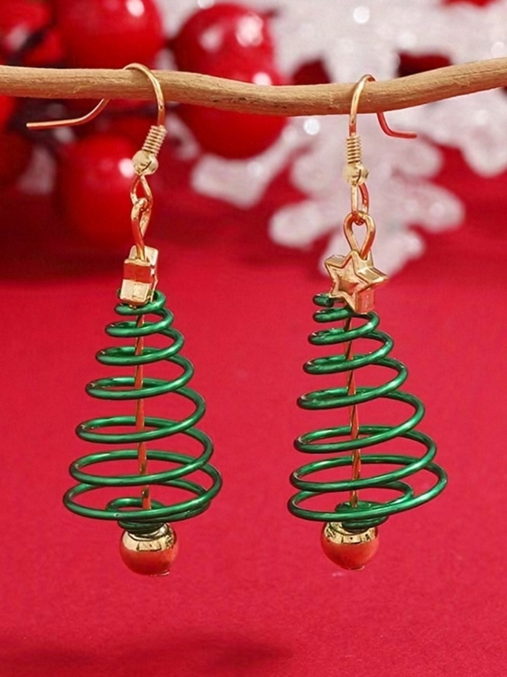 NWT* Christmas Tree, Green, Gold, Star, Dangle, Hanging Earrings* NEW